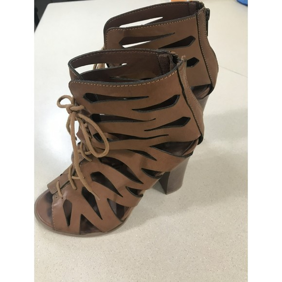 Mia Girl Block Heel Gladiator Sandals, Size 8 1/2 - Picture 4 of 5